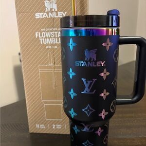 Stanley 40oz.Tumbler LV logo